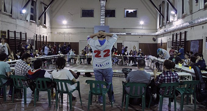 Toman escuela de Lomas de Zamora contra el Operativo Aprender