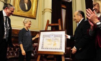 El Senado otorgó su más grande distinción al escritor Ricardo Piglia