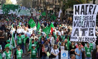 Paro de estatales por salarios y reincorporación de despedidos