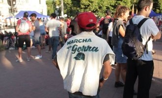 Crónica de la Primera Marcha de la Gorra en La Plata