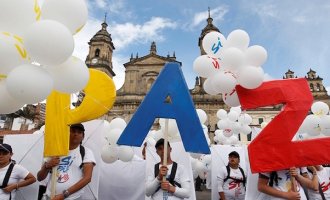 Santos y las FARC firman nuevo acuerdo de paz