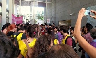 Científicos ocuparon el CONICET en reclamo por más presupuesto