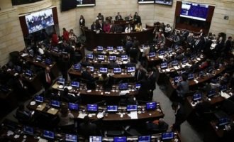 El Congreso colombiano aprobó el acuerdo de paz con las FARC y comienza su implementación