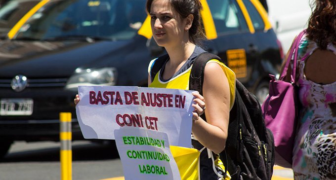 Quinientos científicos expulsados del CONICET por el recorte presupuestario