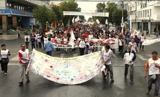 Santa Cruz: estatales en conflicto