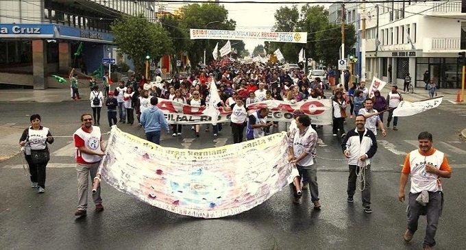 Santa Cruz: estatales en conflicto