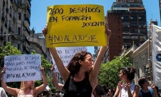 Toma del Ministerio de Educación contra los despidos