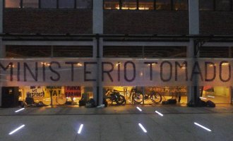 Sigue la toma del Ministerio de Ciencia y Técnica en rechazo al ajuste en el CONICET