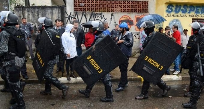 Avanza el estado de excepción en Brasil: desalojan 700 familias