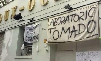 Trabajadores toman planta del laboratorio Roux-Ocefa