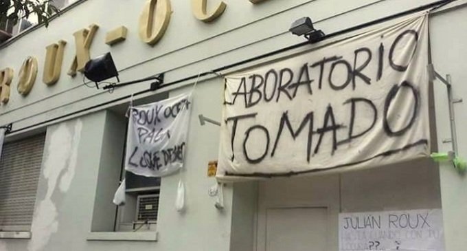 Trabajadores toman planta del laboratorio Roux-Ocefa