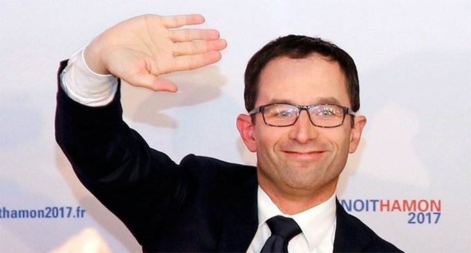 Al borde de la descomposición, el socialismo francés gira a la izquierda