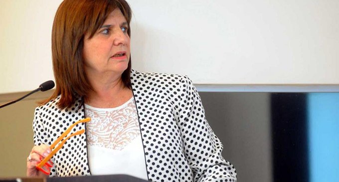 ¿La ley migratoria boliviana es igual a la argentina, como dice Patricia Bullrich?