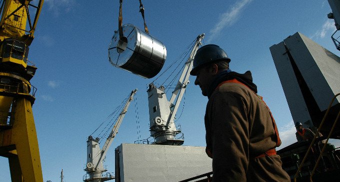 En caída libre: el INDEC reveló los datos de la industria y distribución del ingreso