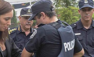 Vidal envió a la Policía a intimar a los docentes que adhieren al paro