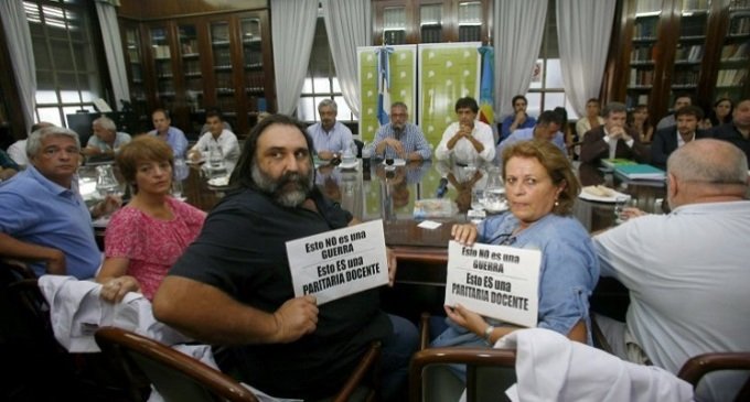 Manuel Becerra: “El Estado es responsable de la crisis educativa que genera la idea de decadencia”