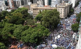 Contundente movilización obrera contra la política económica del gobierno