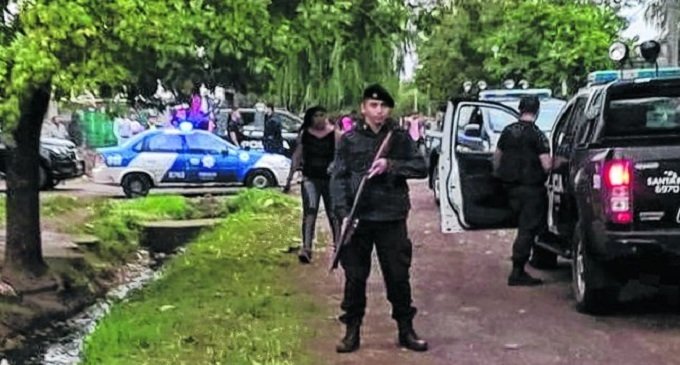 Brutal represión policial contra barrio qom en Rosario