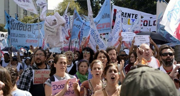 Nuevo fallo contra el descuento de los días de paro a los docentes