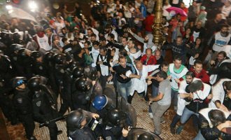 Luego de la represión, la docencia vuelve al paro