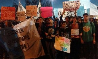 Berisso: estudiantes secundarios marcharon contra la represión policial