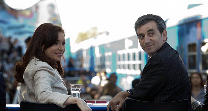 A fuerza de indefinición, Randazzo y Cristina acaparan la atención electoral