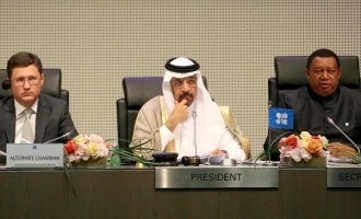 La OPEP busca mantener el precio del petróleo y sostiene la baja producción
