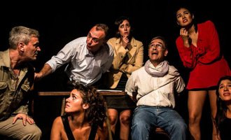 La terquedad de las cucarachas: el teatro como manifiesto