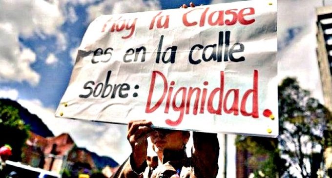 Colombia: 30 días de paro y miles de docentes en las calles