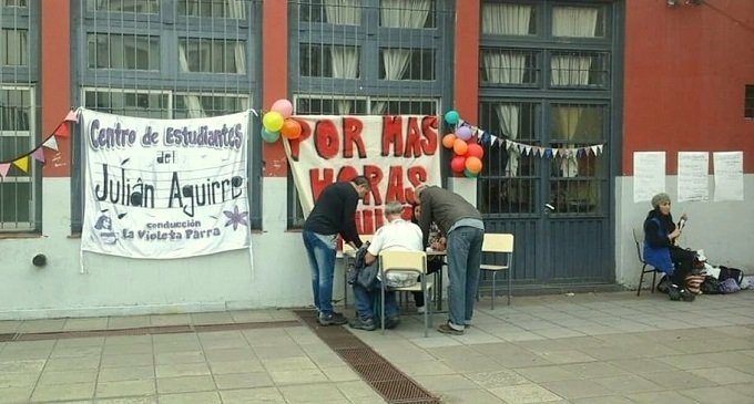 Escuelas de arte bonaerenses marchan contra el ajuste en la educación