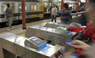 Trabajadores del Subte levantan molinetes en reclamo por paritarias