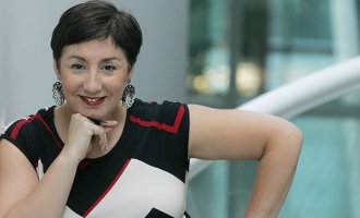 Beatriz Sánchez, una periodista feminista que competirá por la presidencia de Chile