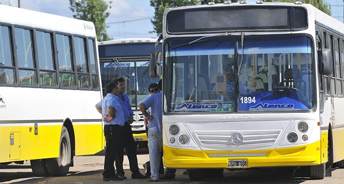 Córdoba: sin acuerdo, el paro de transporte continúa