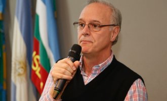 Daniel Gollán: “El gobierno ve a la salud como un gasto, no como una inversión”