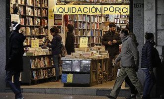 El dueño de la librería Adan Buenosayres estafó a sus empleados