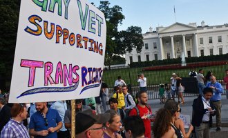 Trump prohíbe a las personas trans en las Fuerzas Armadas