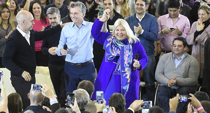Una alianza atada con alambre