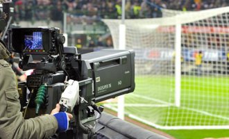 Hinchas lanzan una campaña de boicot a la televisación privatizada del fútbol