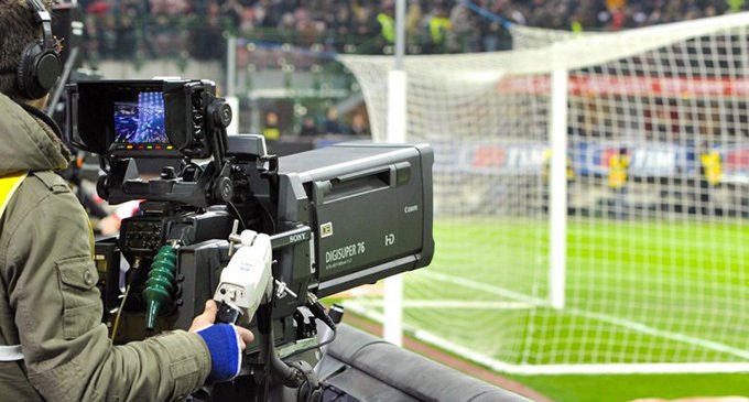 Hinchas lanzan una campaña de boicot a la televisación privatizada del fútbol