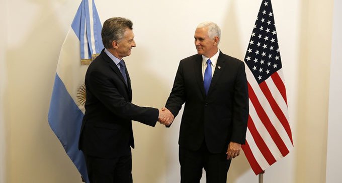Mike Pence, sobre Venezuela: “EEUU no se quedará de brazos cruzados”