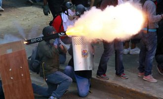 Opositores venezolanos amenazan de muerte a dos estudiantes en Argentina