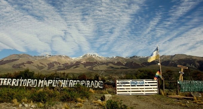 Otro ataque a la comunidad mapuche: incendian casas en Vuelta del Río