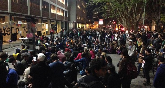 El MinCyT cedió, se reabrió el diálogo y se levantó la toma