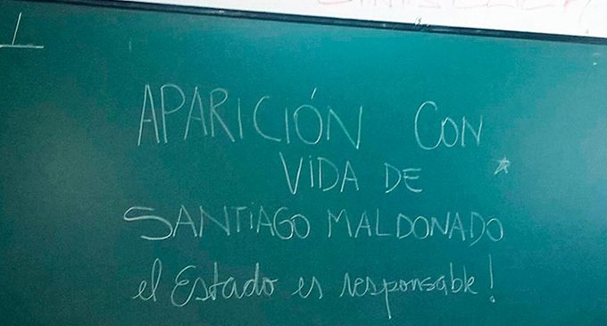¿Por qué Cambiemos no quiere el reclamo por Santiago Maldonado en las escuelas?