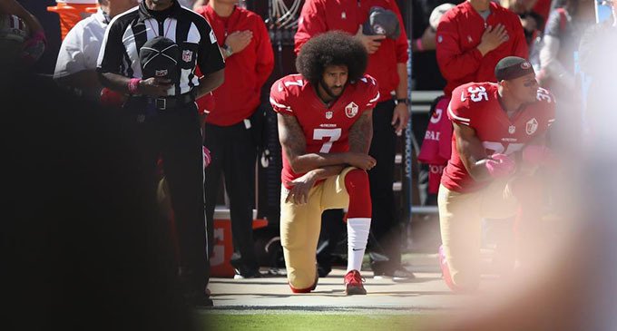 EEUU: siguen las protestas contra el racismo en el fútbol americano