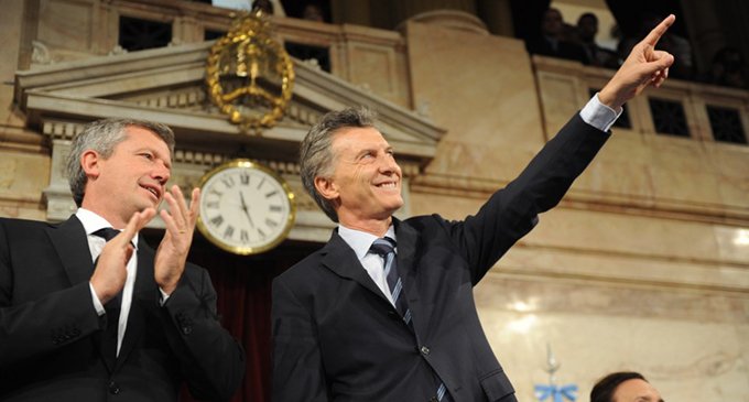 Los “consensos básicos” del gobierno, al Congreso con acuerdos de cúpulas