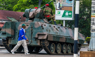 “Total normalidad” en Zimbabwe tras la destitución del presidente Mugabe