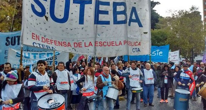 Sindicatos docentes advierten sobre miles de despidos en la Provincia de Buenos Aires