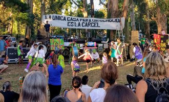 Festival de repudio a la domiciliaria de Etchecolatz en el Bosque Peralta Ramos