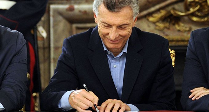 Un decreto sin debate contra la “burocracia estatal”